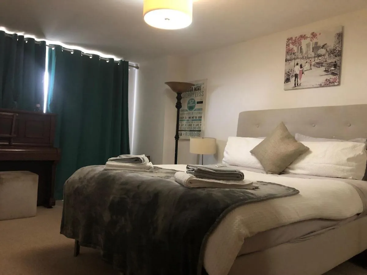 Apartment Stunning 3 Large Bedrooms 2 Bathrooms In Edinburgh Harbour