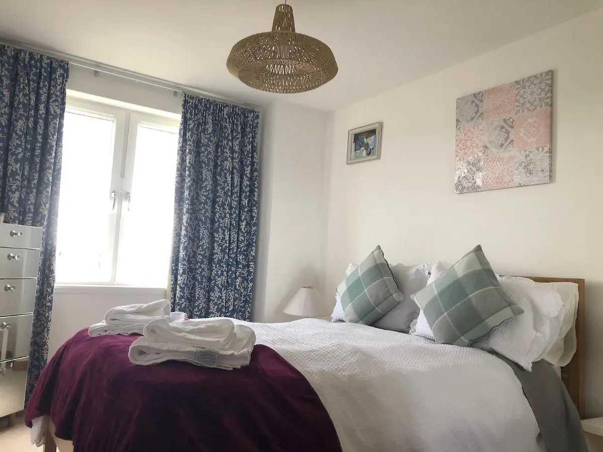 Apartment Stunning 3 Large Bedrooms 2 Bathrooms In Edinburgh Harbour United Kingdom